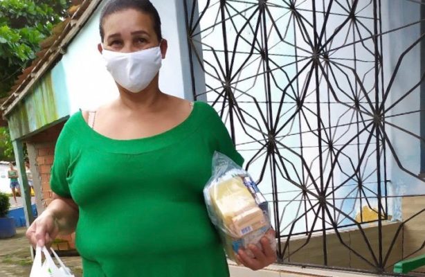 thumbnail de PROJETO REALIZA ENTREGA DE CESTA BáSICA PARA FAMíLIAS DA ZONA RURAL DE CATU (BA)