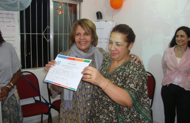 thumbnail de Jovens recebem certificado da Fundação Roberto Marinho