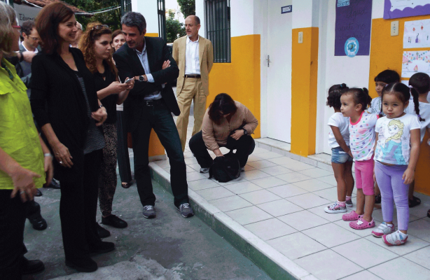 thumbnail de Presidente italiana da Câmara de Deputados visita creche carioca