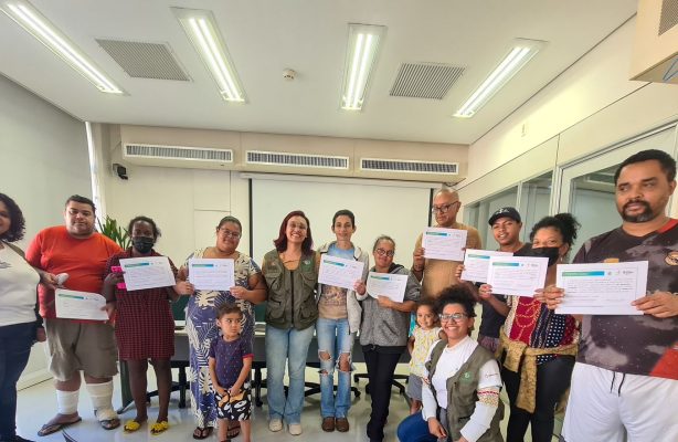 thumbnail de Vila Reencontro Anhangabaú realiza cerimônia de entrega de certificados para moradores voluntários