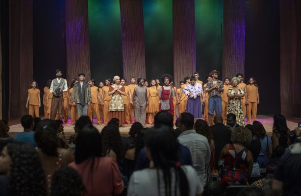 thumbnail de Jovens do Jardim Teresópolis (Betim, MG) emocionam público em apresentação no Teatro do Minas Tênis Clube