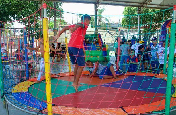 thumbnail de Projeto Sorrir e Brincar leva diversão a crianças do Jardim Teresópolis em Betim/MG