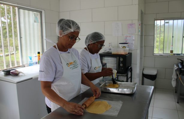 thumbnail de Curso de culinária revela talentos e impulsiona protagonismo em comunidade rural de Catu (BA)