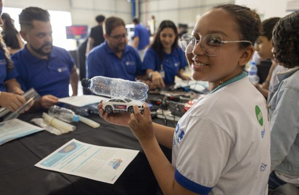 thumbnail de Rota do Saber participa de Aula Show no lançamento do maior programa de filantropia da Stellantis na América do Sul