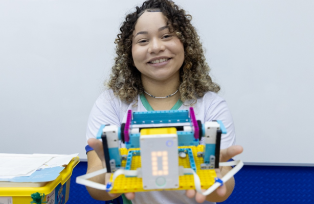 thumbnail de Do aprendizado ao protagonismo: estudante dá novo passo em sua jornada no Rota do Saber