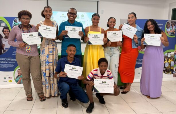 thumbnail de Pontes para o Futuro forma 40 jovens no Centro de Orientação da Família, em Salvador