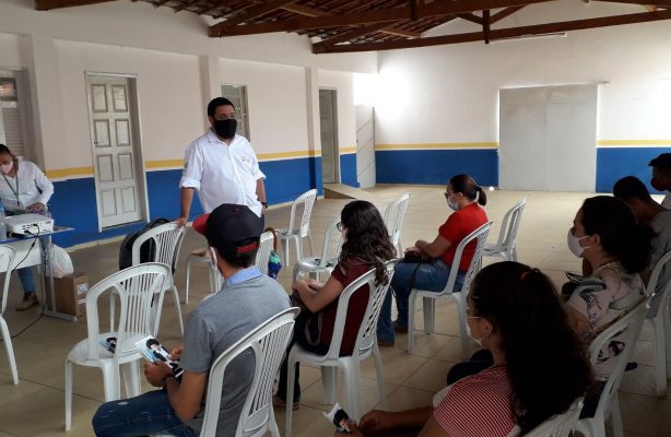 thumbnail de Mercado de trabalho e elaboração de currículo são temas de oficinas em comunidades isoladas do Piauí