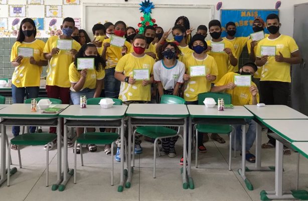 thumbnail de Projeto Vozes Daqui 3 realiza ciclo de oficinas literárias em escolas municipais