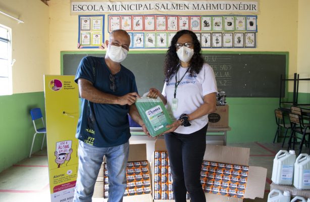 thumbnail de Escolas do Semiárido brasileiro recebem kits de higiene e comunicação para retorno seguro às aulas