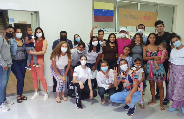 thumbnail de Casa Bom Samaritano abre processo seletivo para voluntários atuarem com refugiados e migrantes venezuelanos em Brasília