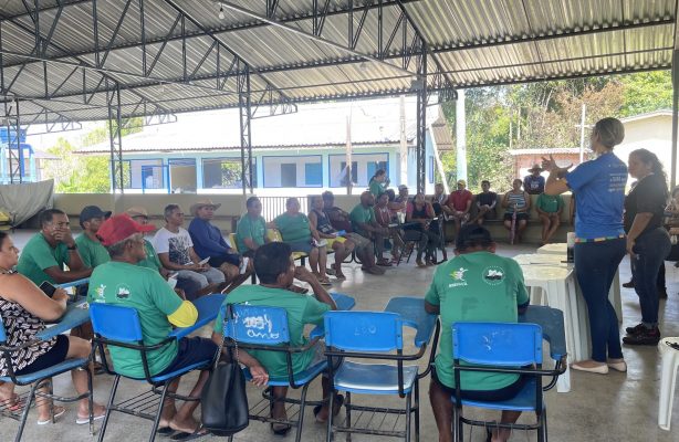 thumbnail de Manaus: famílias ribeirinhas participam de roda de conversa sobre serviços ofertados Sistema Único de Assistência Social