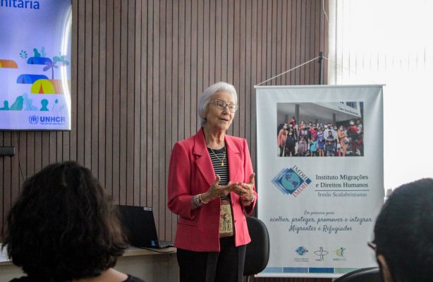 thumbnail de Colaboradores e voluntários do projeto Acolhidos participam de oficina sobre Proteção de Base Comunitária em Brasília