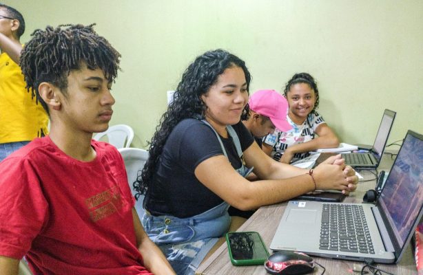 thumbnail de Inclusão digital contribui para transformar a realidade de jovens quilombolas no Piauí
