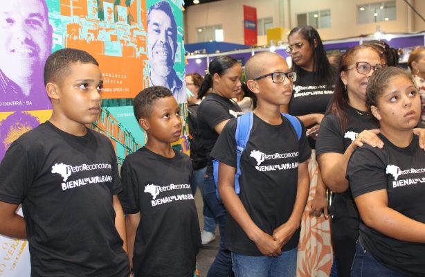 thumbnail de Crianças e adolescentes do Ciranda Viva vivenciam experiência inédita na Bienal do Livro Bahia