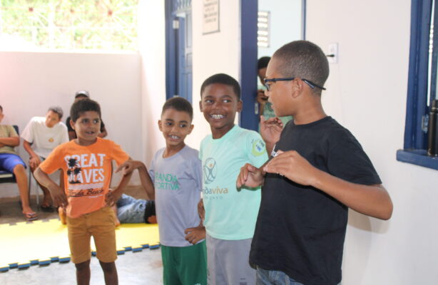 thumbnail de Projeto de leitura emociona famílias com apresentações culturais na zona rural de Catu